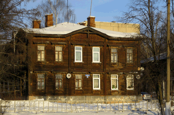Владимирская область, г. Лакинск, двухэтажный деревянный жилой дом.